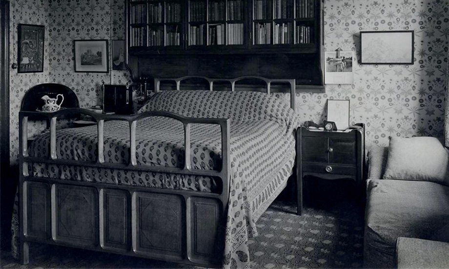Спальня Дороти Уокер в доме по адресу Хаммерсмит Террас, 7 на западе Лондона. Около 1939 года. Фото: Emery Walker Trust
