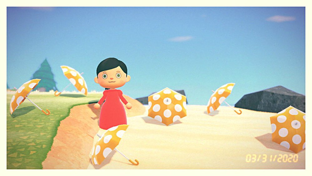 Шин Инь Хор отсылает к инсталляции «Зонтики» (1991) Христо и Жанны-Клод в игре Animal Crossing: New Horizons. Фото: Сourtesy of the artist