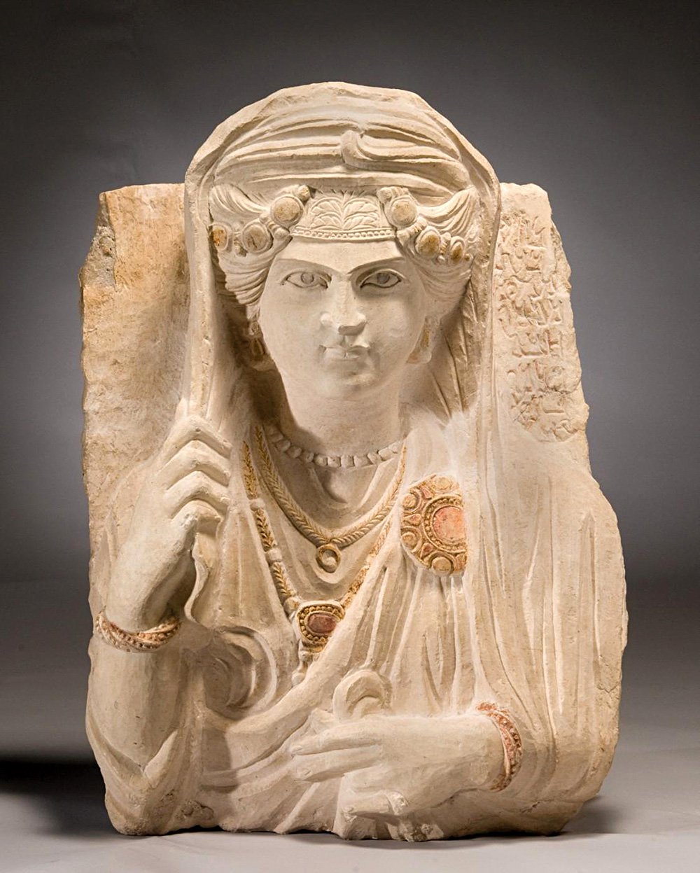 Известняковый погребальный портрет Батии, дочери Мокима, из Пальмиры. Фото: The Met Museum