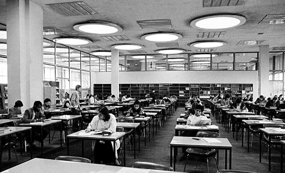 Так выглядела библиотека ИНИОН РАН до пожара. 1974. Фото: Архив ТАСС