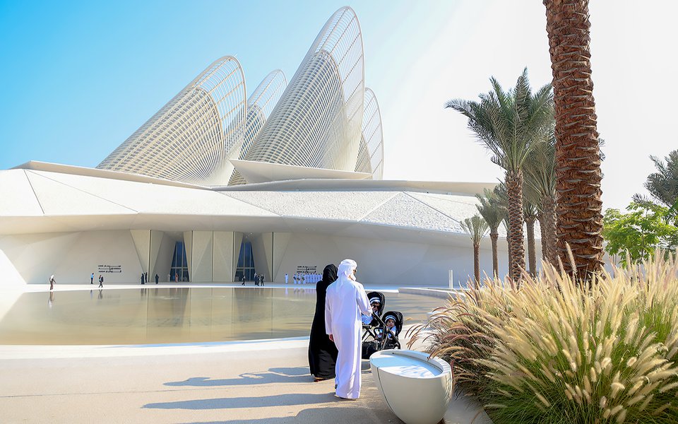 Динозавры и ловцы жемчуга: в Абу-Даби открыли два музея