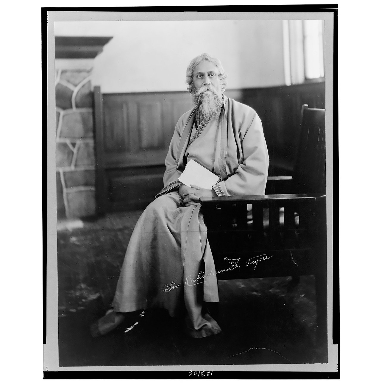 Рабиндранат Тагор. Около 1916.    Фото: Library of Congress