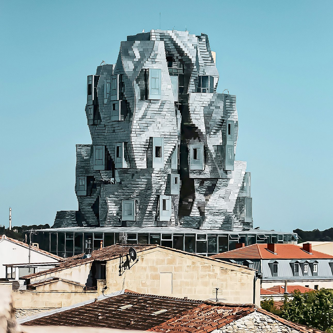 Башня арт-центра LUMA Arles. Арле, Франция.  Фото: Baptiste Buisson/Unsplash