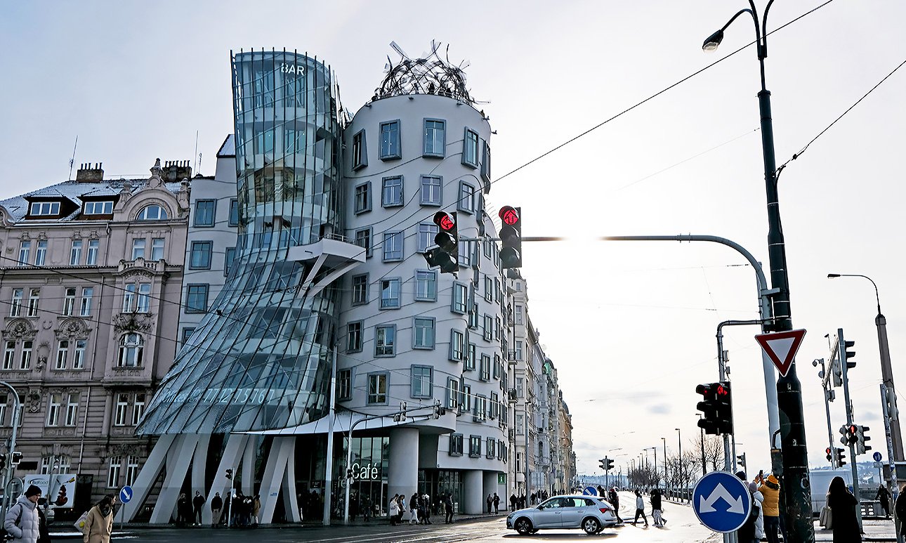 «Танцующий дом» в Праге.  Фото: Thomas Gabernig/Unsplash