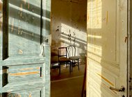 Музей ОБЭРИУ в Петербурге открылся тотальным перформансом с живыми чижиками