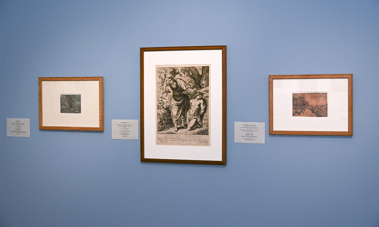 Также зрители могут ознакомиться с гравюрами других художников, возможно использовавшимися великим лейденцем для вдохновения.Фото: Алексей Бронников/Государственный Эрмитаж