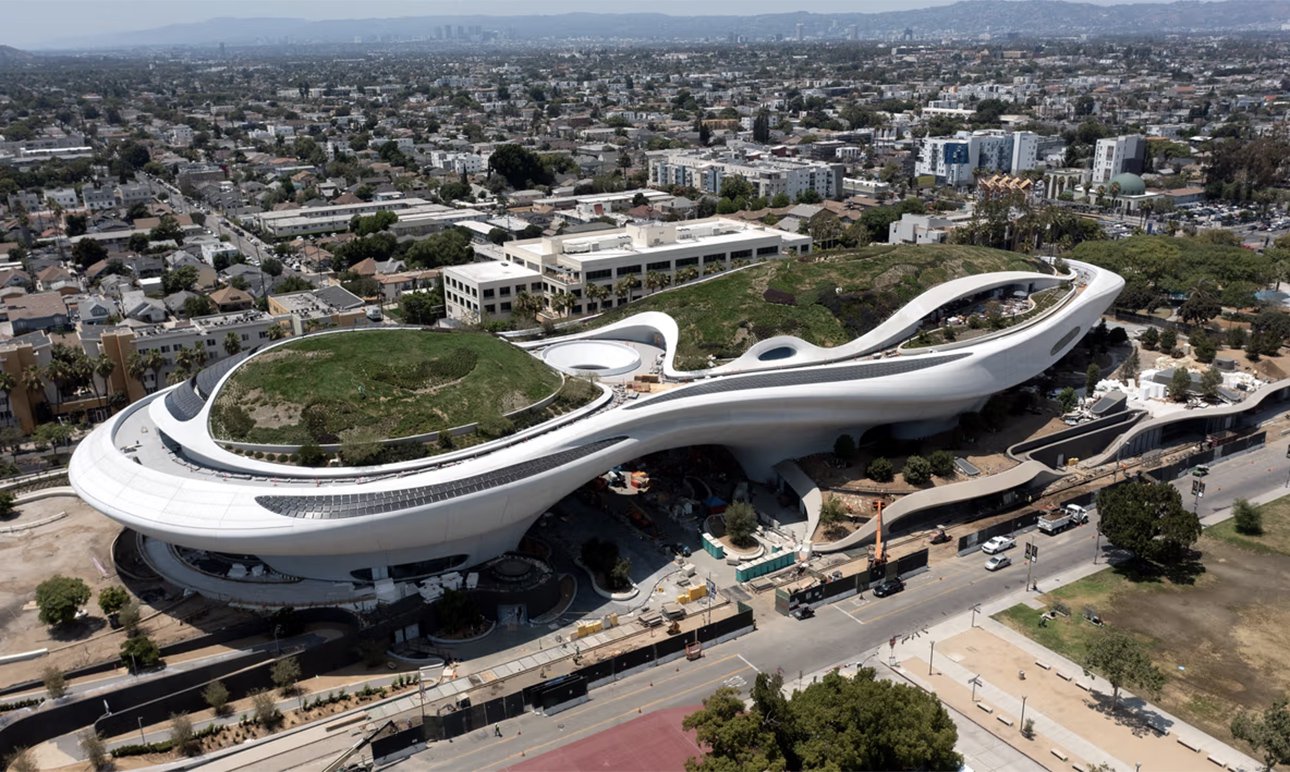 Строительство Музея Лукаса в Лос-Анджелесе.  Фото: Sand Hill Media/Eric Furie/JAKS Productions