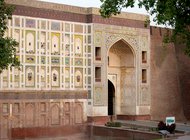 Изразцовая стена в Лахоре скоро предстанет во всей красе