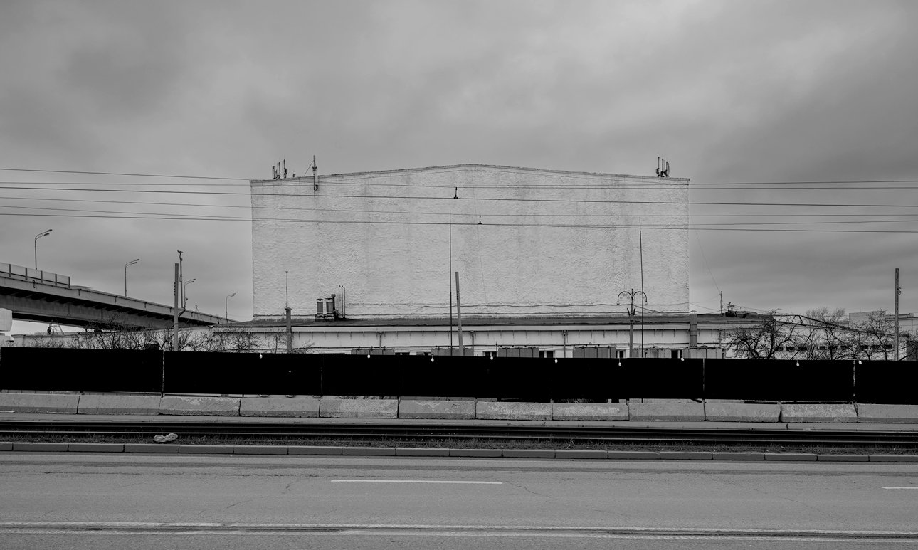 Юрий Пальмин. «Холодильник Жолтовского». 2025.  Фото: Дом культуры «ГЭС-2»