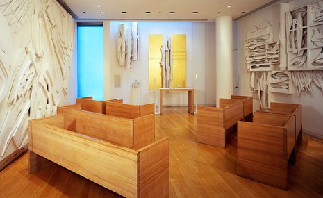 Скульптуры Луизы Невельсон в нью-йоркской часовне вновь стали белоснежными