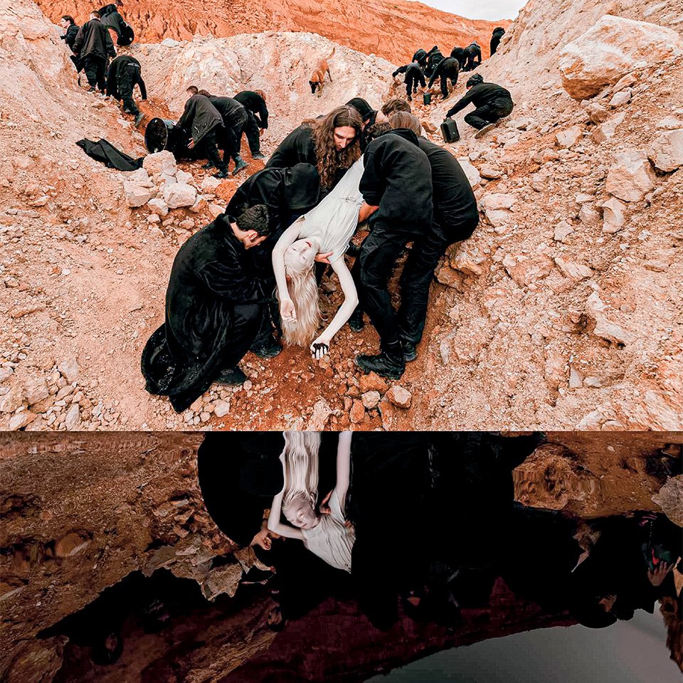 Арт-группа «Провмыза» (Сергей Проворов, Галина Мызникова). «Весь мир вверх тормашками». 2024.  Фото: ДК Громов