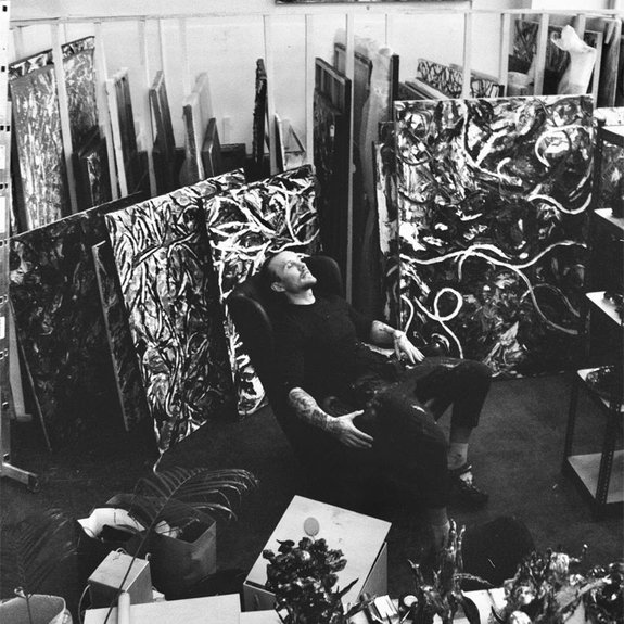 Дмитрий Сухов. Съемка в студии. 2025.  Фото: Сергей Табунов