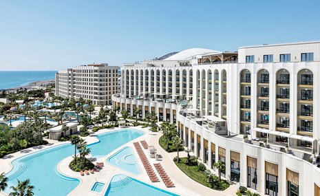 У синего моря и горных хребтов