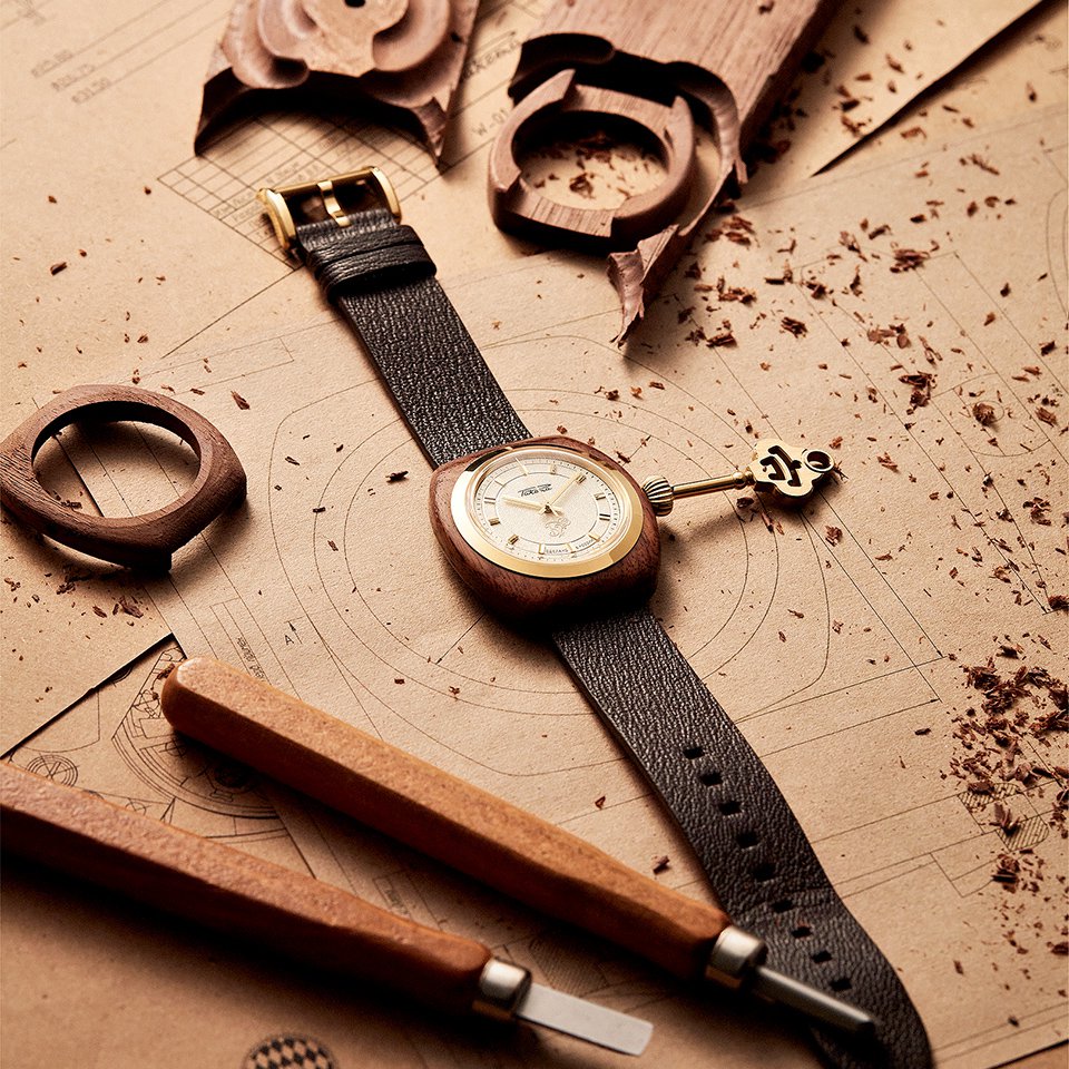 Ключик идет в комплекте с кожаным шнурком и выполнен как функциональная деталь и как самостоятельный аксессуар.  Фото: «Ракета»