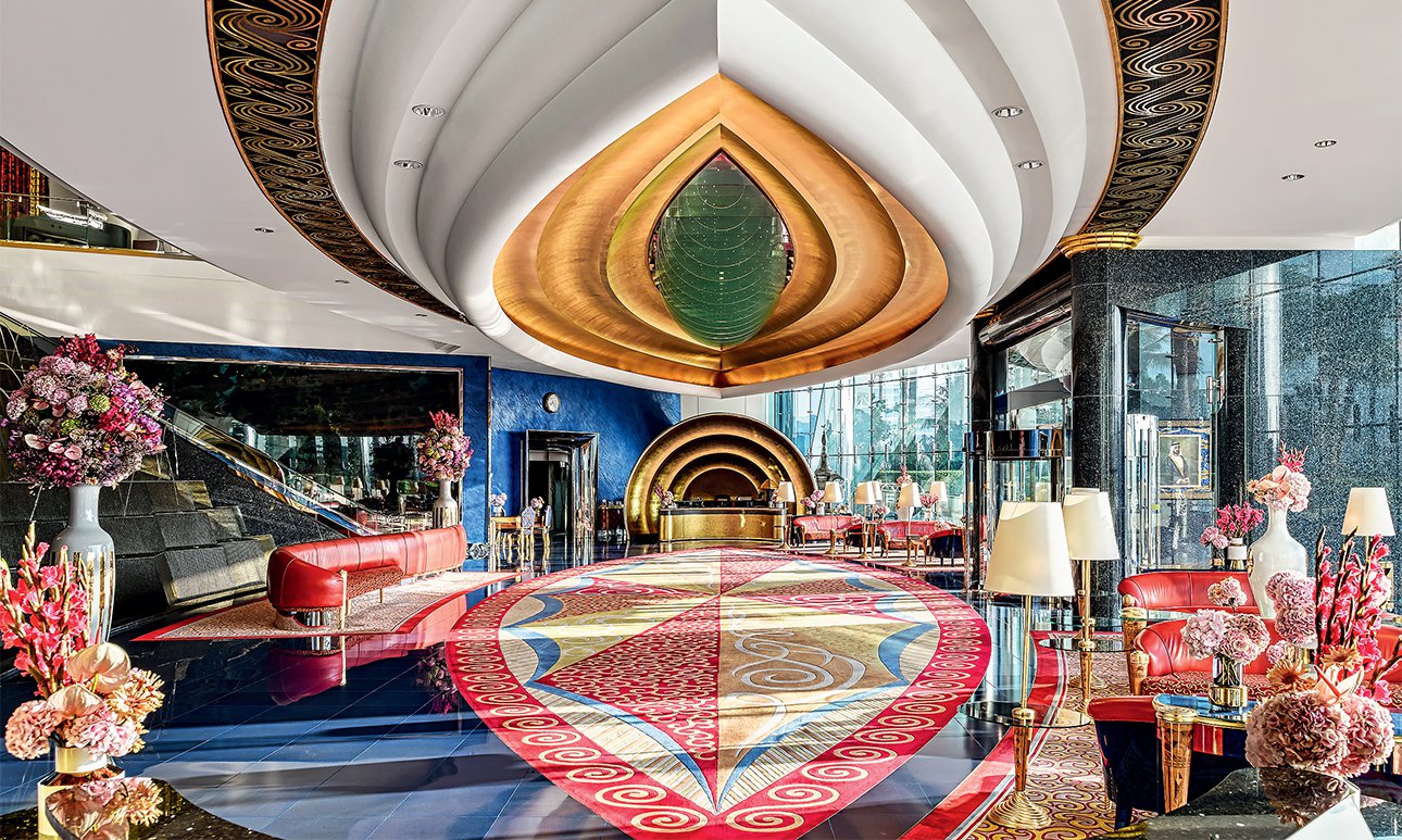 Лобби отеля Jumeirah Burj Al Arab.  Фото: Jumeirah Burj Al Arab