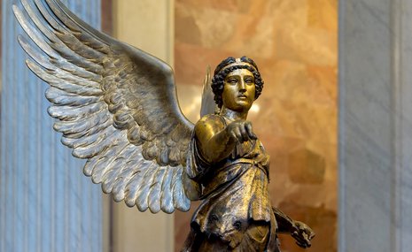 «Виктория Кальватоне»: девушка без паспорта