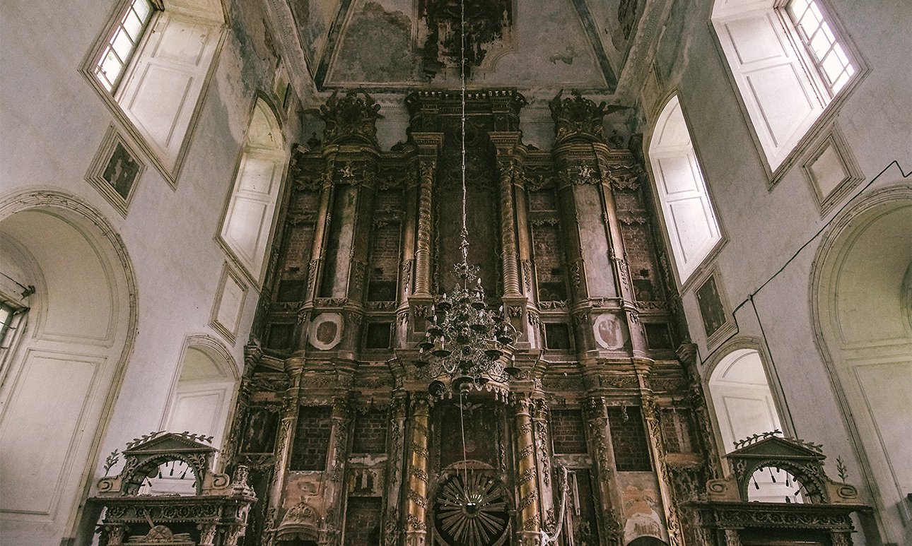 Иконостас Воскресенского храма усадьбы Нероново.   Фото: Антон Акимов/Проект «Консервация»