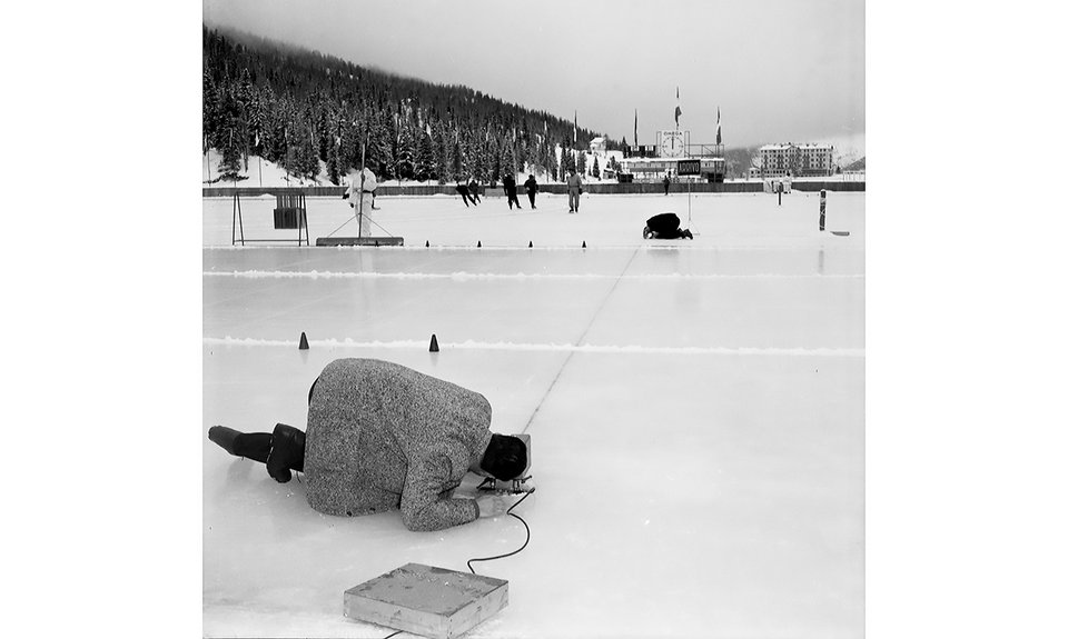 Нанесение финишной черты на озере Мисурина,  15 января 1956 года.    Фото: Franco Gremignani/Publifoto CSAC, University of Parma