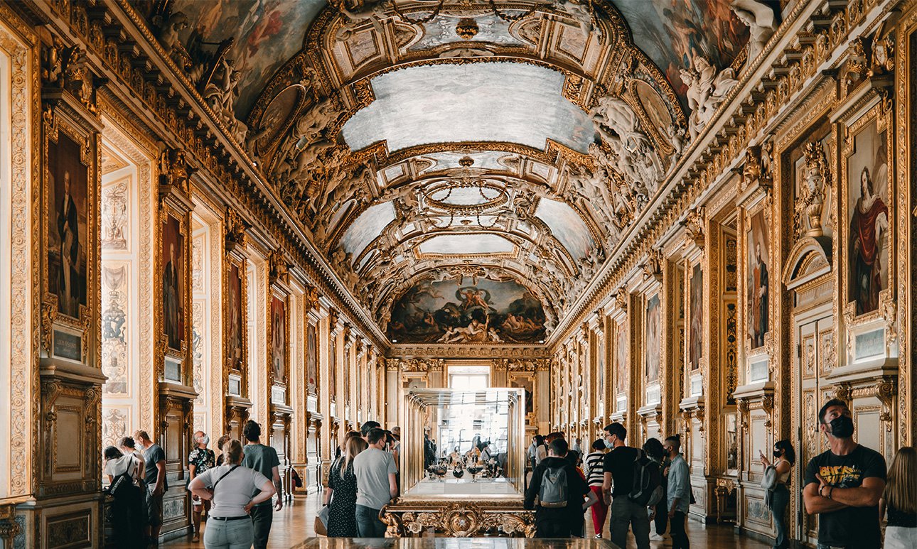 Лувр — самый посещаемый музей в мире, принимающий до 30 тыс. человек в день.  Фото: Dat Vo/Unsplash.com