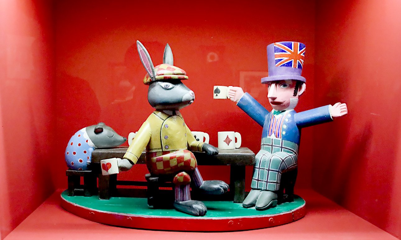 Выставка «Алиса, проснись!» в особняке Остроухова. Фото: Гослитмузей