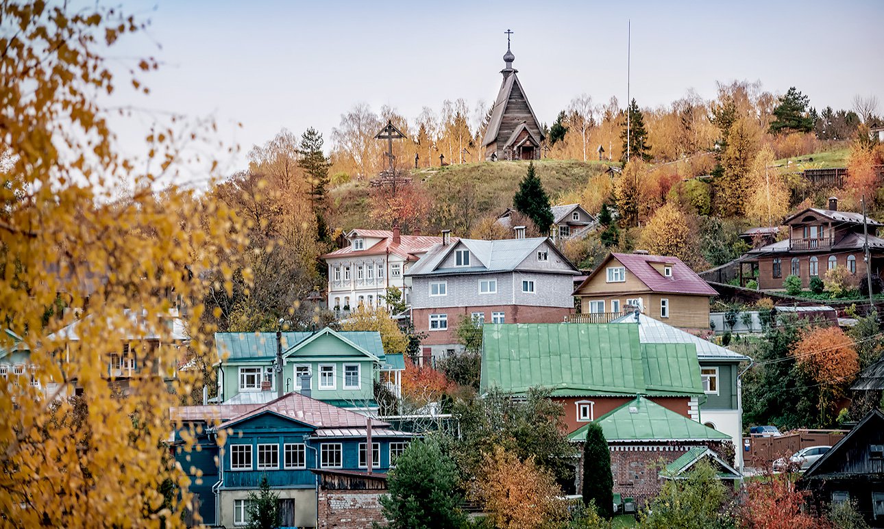 Осенний вид на Плёс. Фото: Юлия Батурина/ Фотобанк Лори