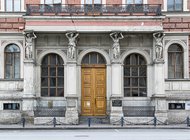 Размышления у парадного подъезда привели к активным действиям