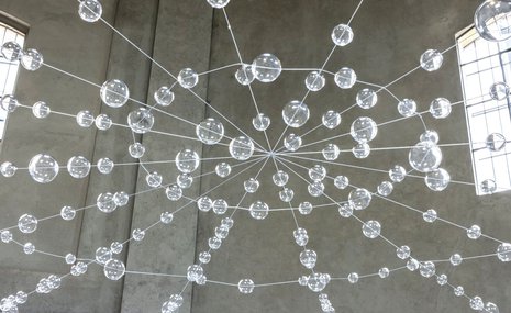 Мона Хатум привезла в Милан свои любимые архетипы