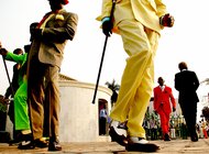 Африканские стиляги учат радоваться жизни в любых обстоятельствах