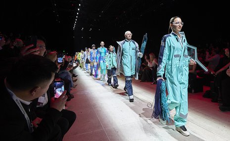 Работники заводов вышли на подиум