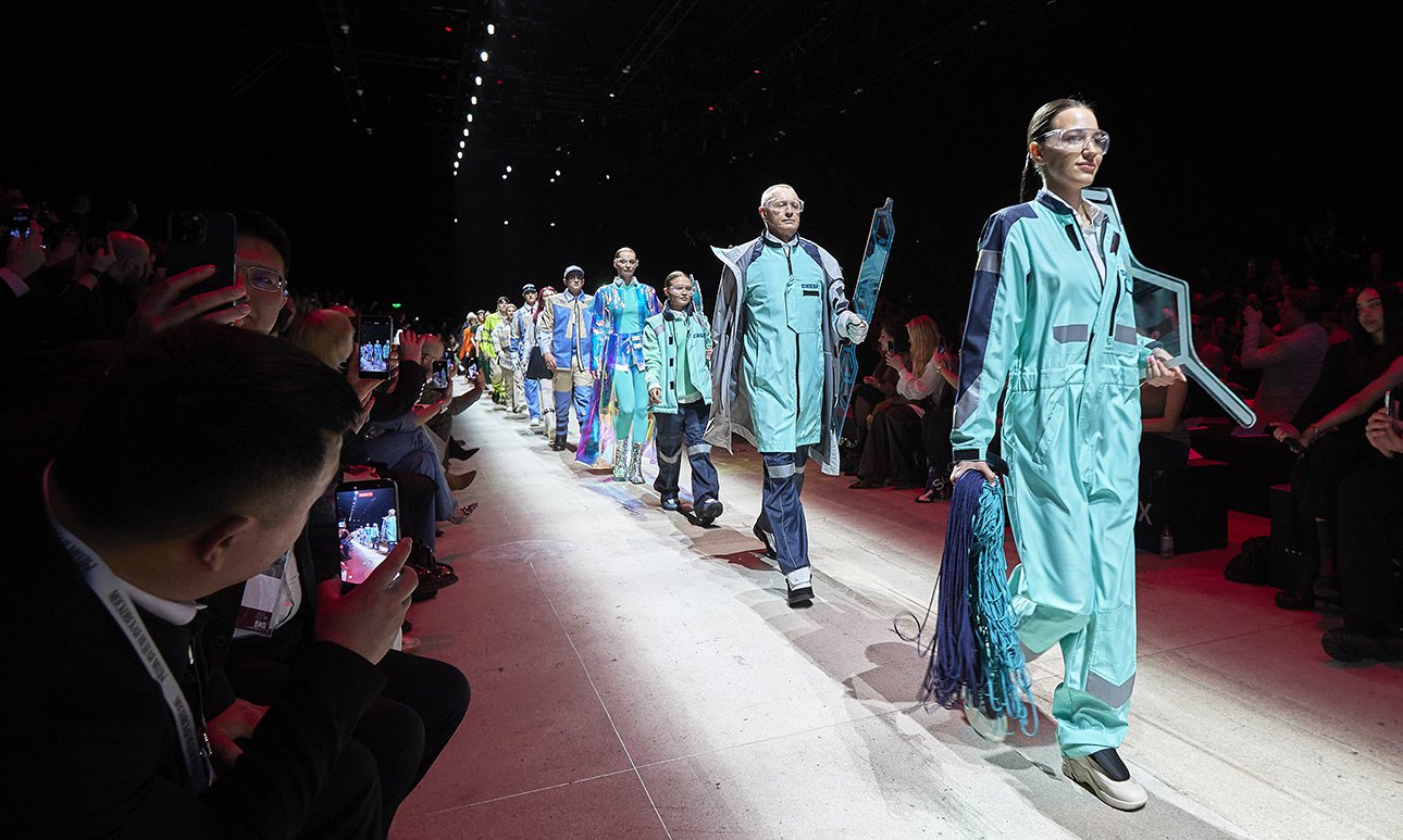 Сотрудники компании СИБУР на индустриальном показе.  Фото: Braining Group