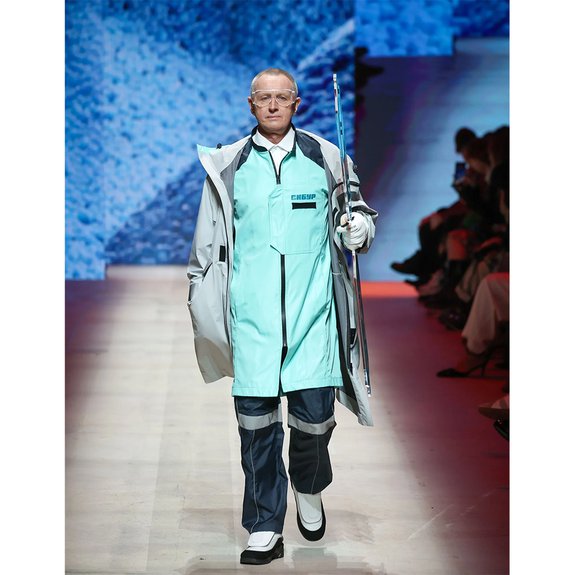 Сотрудники компании СИБУР на индустриальном показе.   Фото: Braining Group