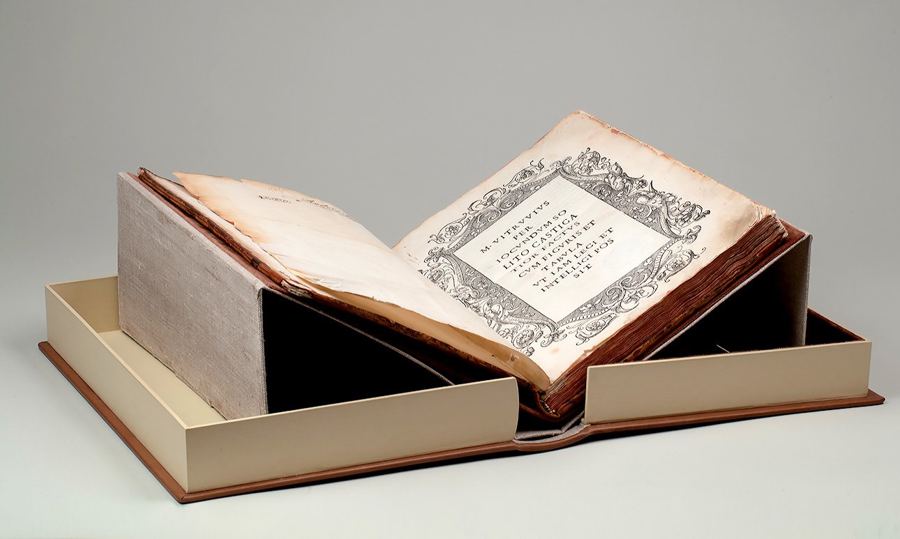 «Десять книг об архитектуре» Витрувия (Венеция, 1511). Фото: ГМИИ им. А.С.Пушкина