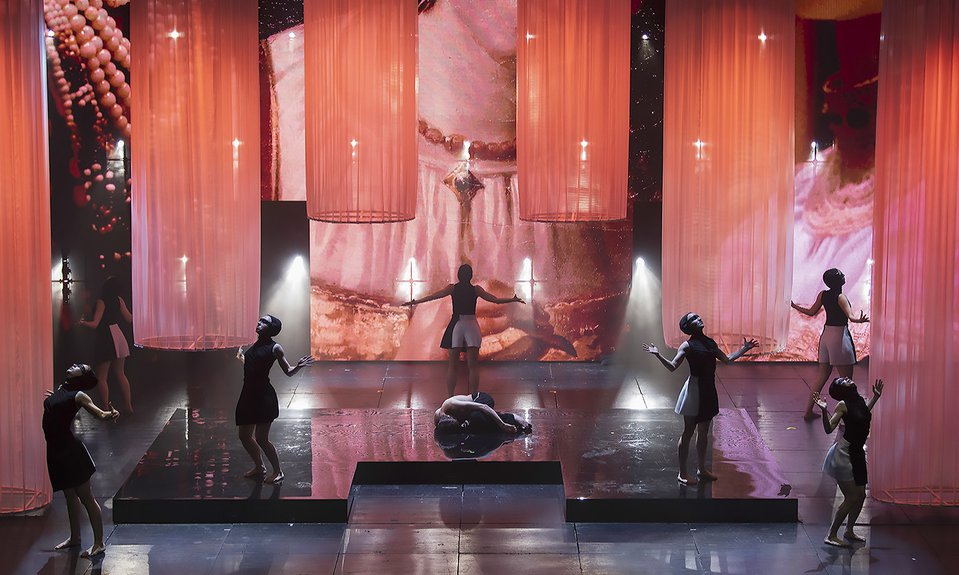 Номер, посвященный Государственному Русскому музею - «Музею года».  Фото: Ирина Полярная/Наталья Польская/Анна Макаревич/Анна Темерина