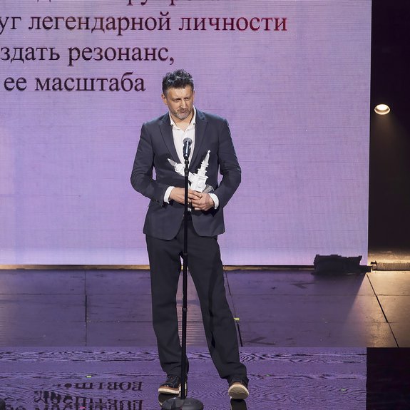 Лев Данилкин.  Фото: Ирина Полярная/Наталья Польская/Анна Макаревич/Анна Темерина