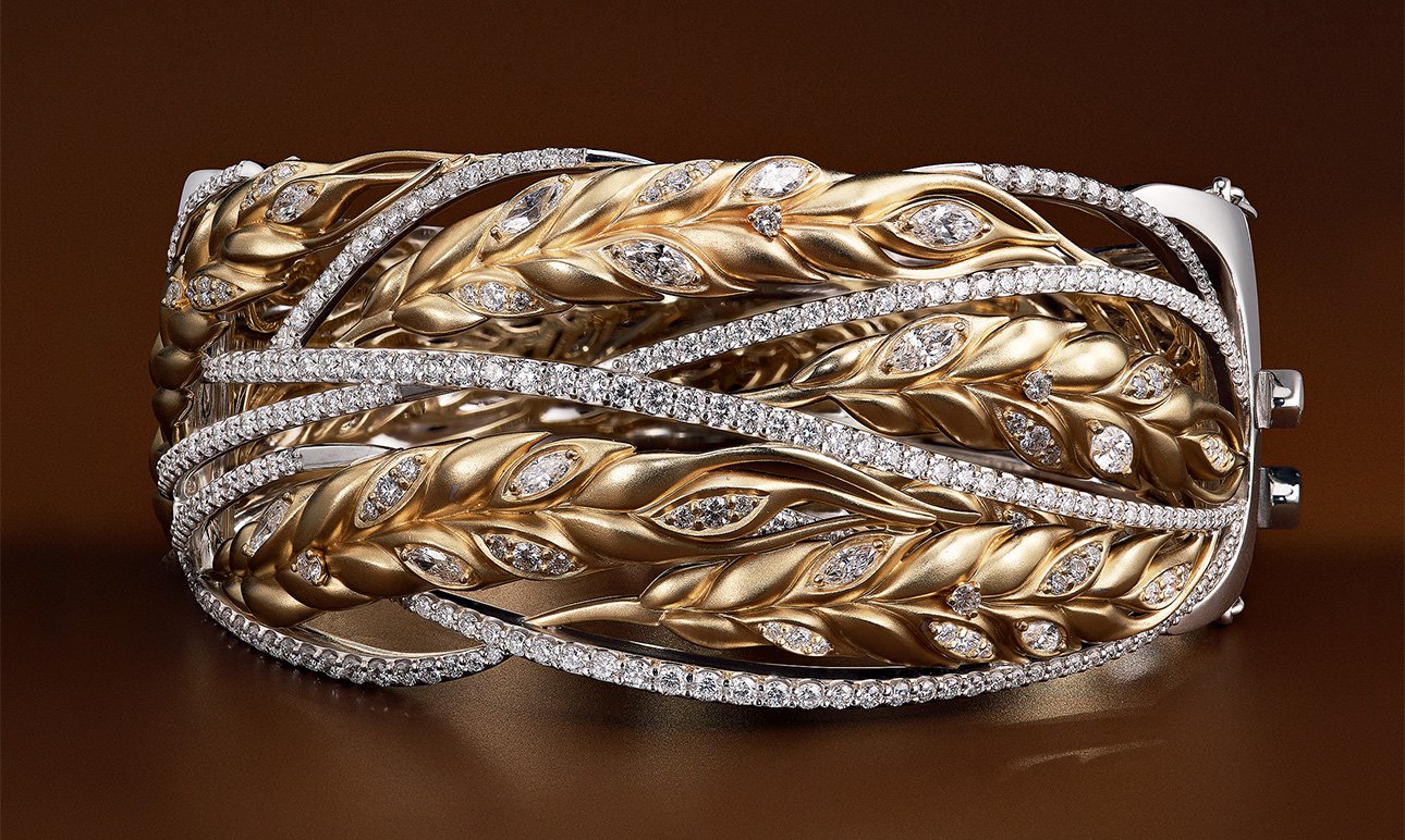 Браслет из коллекции «Изобилие». Желтое и белое золото, бриллианты круглой огранки и огранки «маркиз». Фото: MIUZ Diamonds