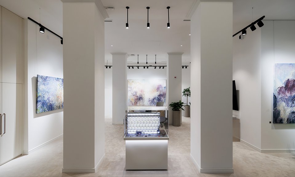 Работы Маши Шмидт в офисе AURIX. Фото: AURIX