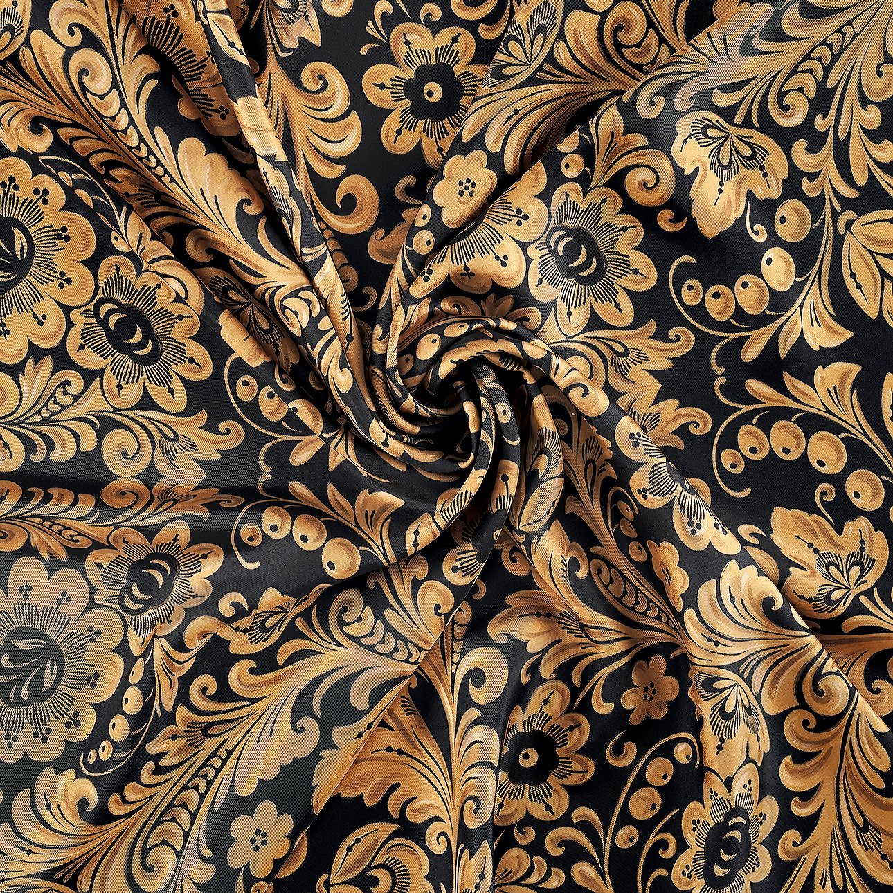 Шелковый платок. Коллекция бренда «Хохлома» с дизайнером Аленой Ахмадулинной.  Фото: АНО "Хохлома"