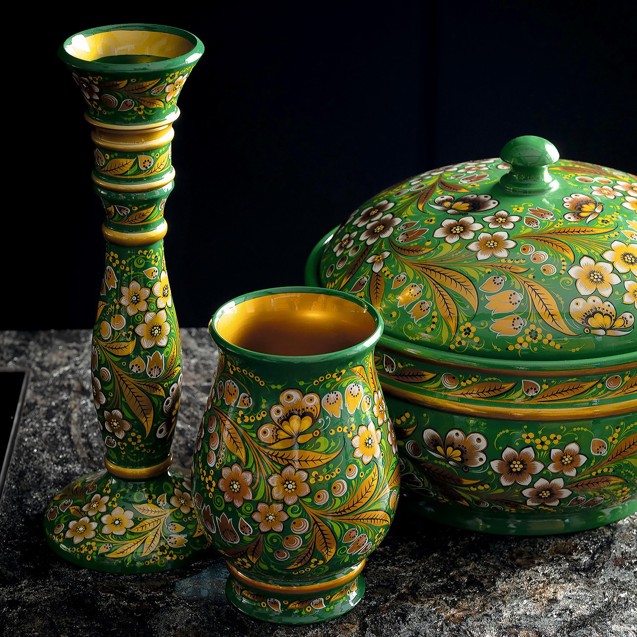 Подсвечник, ваза, супница из сервиза «Лесные ландыши». Татьяна Баранова (разработка узора). 2024. Музейно-туристический центр «Золотая хохлома», Семенов.   Фото: АНО "Хохлома"