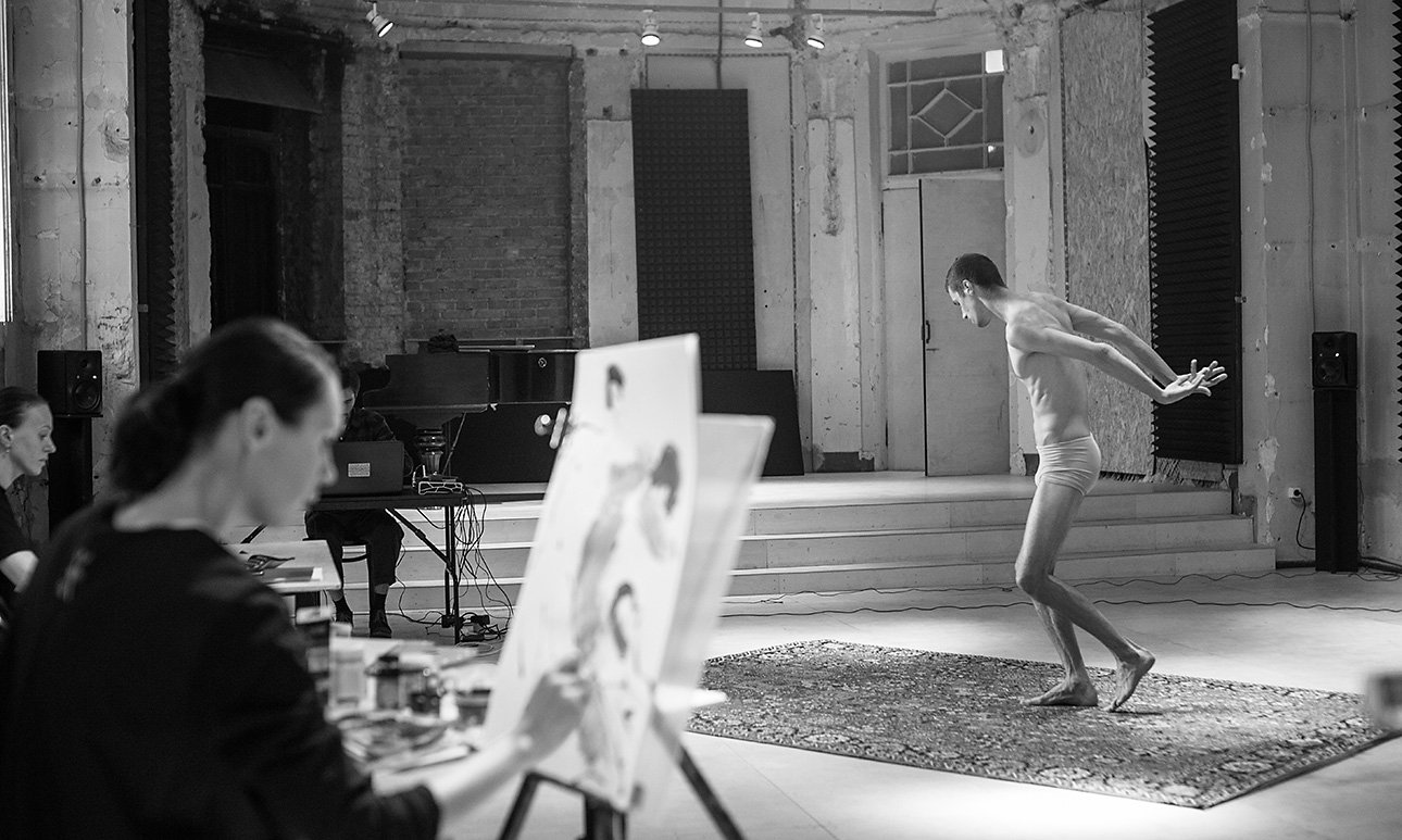 Клуб рисовальщиков движущейся натуры «Партитура движения». Фото: проект «ГРАУНД»