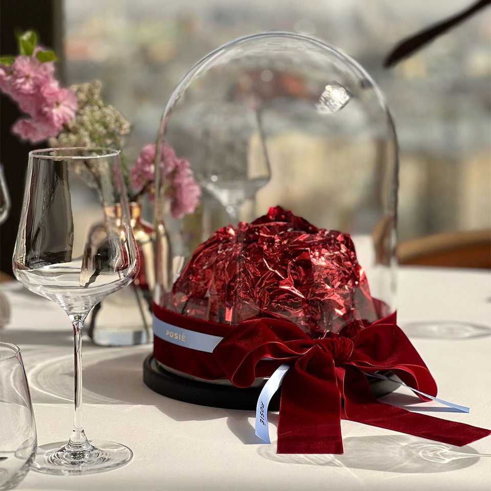 Авторский пасхальный кулич от ювелирного дома POSIÉ и Владимира Мухина.  Фото: Ювелирный Дом POSIÉ