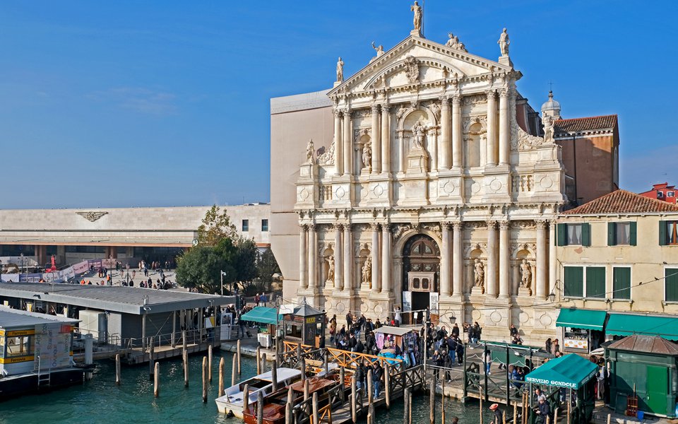 Патти Смит, Джим Джармуш и Брайан Ино участвуют в проекте Ватикана на биеннале в Венеции