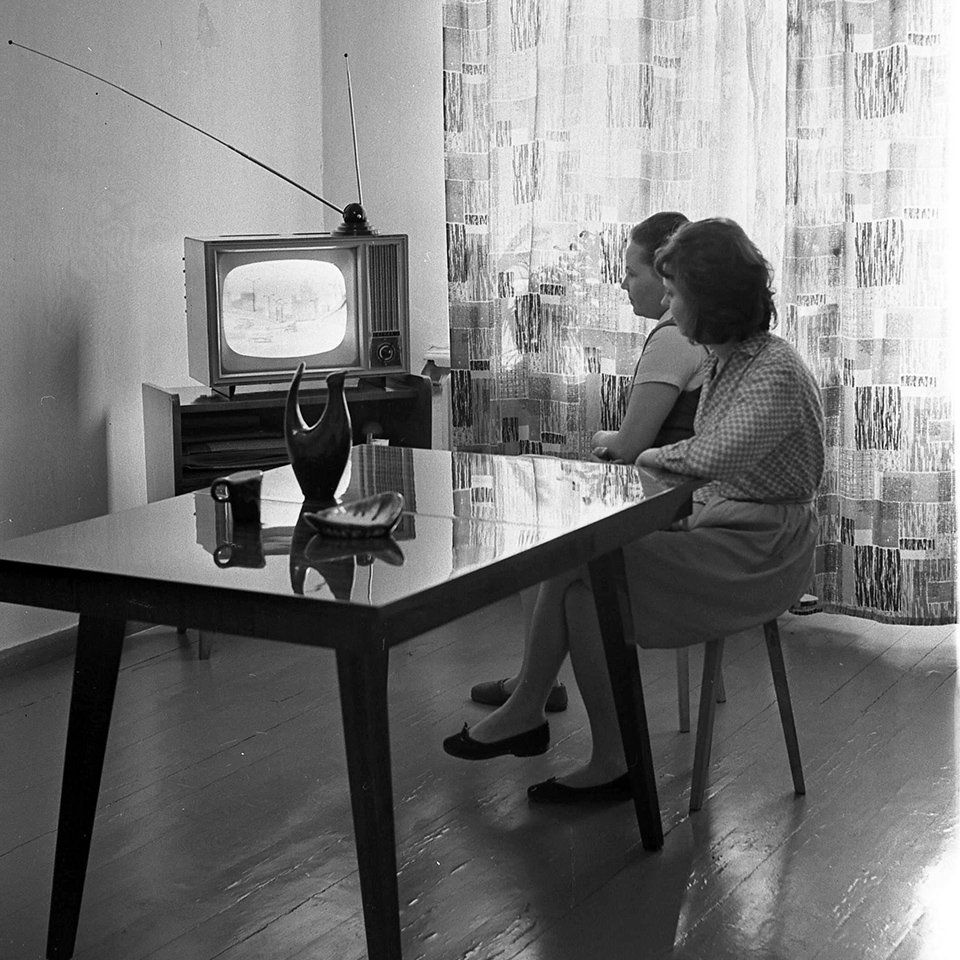 Н.А.Назаров. «Первые телевизионные передачи через ИСЗ „Молния-1“ „Владивосток — Москва“». Фото: Центр Вознесенского