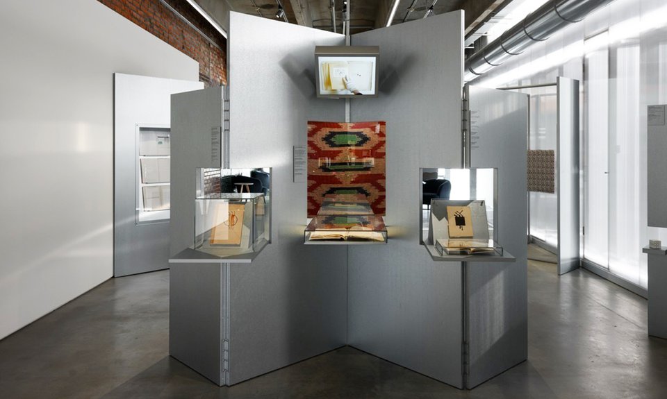 Выставка «Книга художницы. Татуировка пустотой» в «Гараже».  Фото: Даниил Анненков/Музей современного искусства «Гараж»