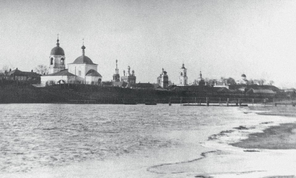 Дорево­люционная фотография церковного комплекса в Кадоме. Фото: Кадомский историко-краеведческий центр