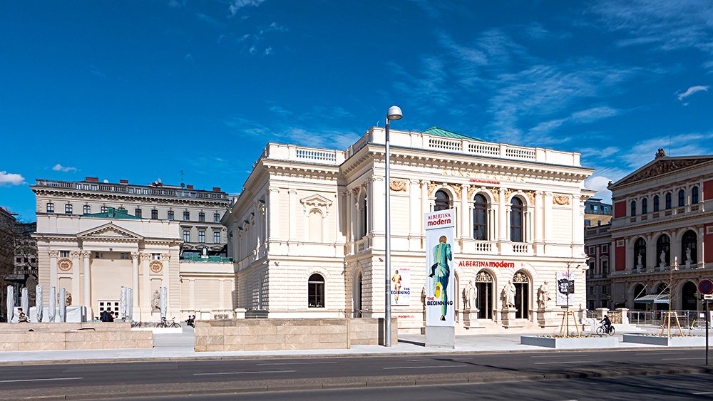 Музей Альбертина Модерн открывается в здании Кюнстлерхаус (Дом художника) на площади Карлсплац. Фото: Peter Gugerell