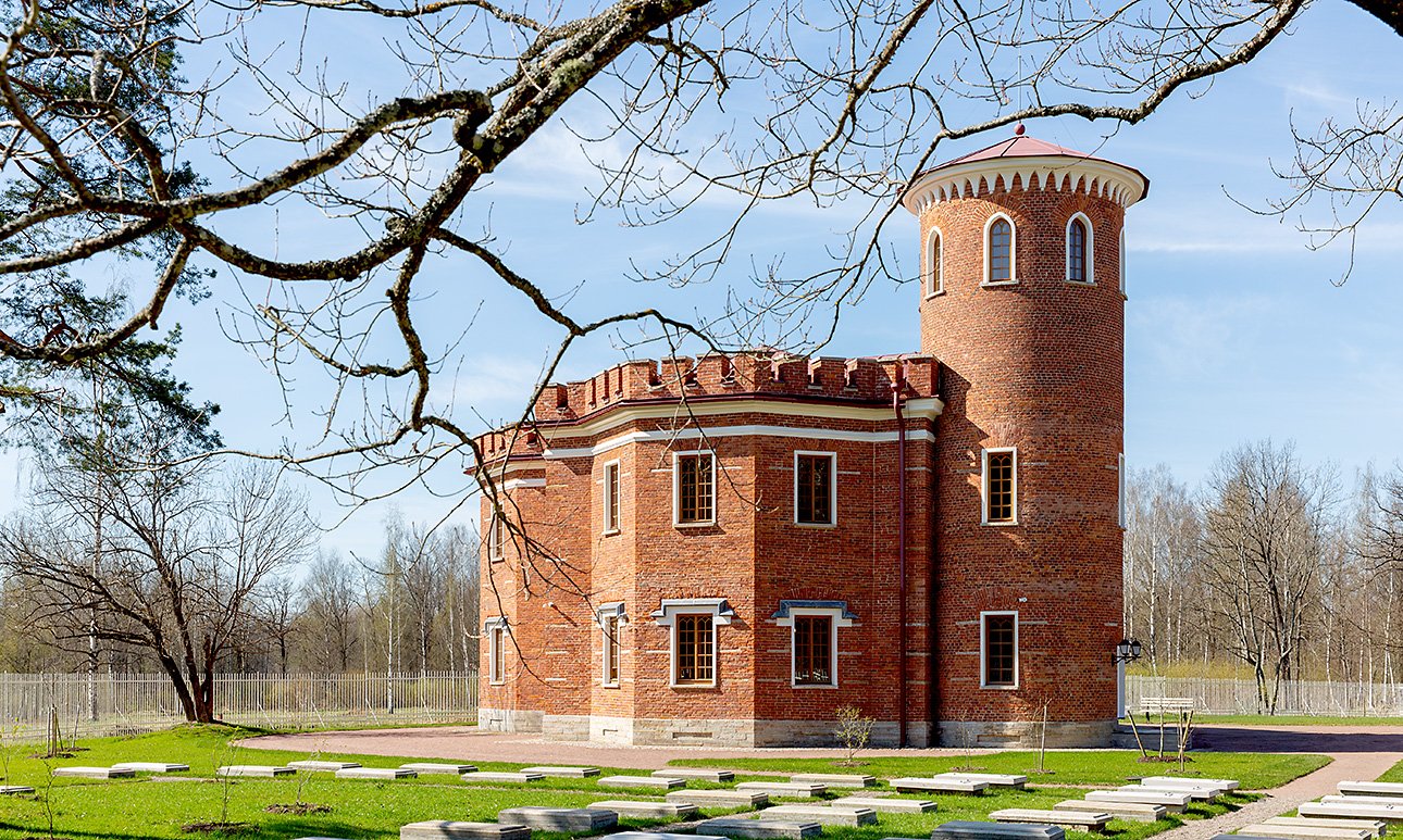 Пенсионерная конюшня возведена в 1827–1830 годах по проекту Адама Менеласа. Фото: ГМЗ «Царское Село»