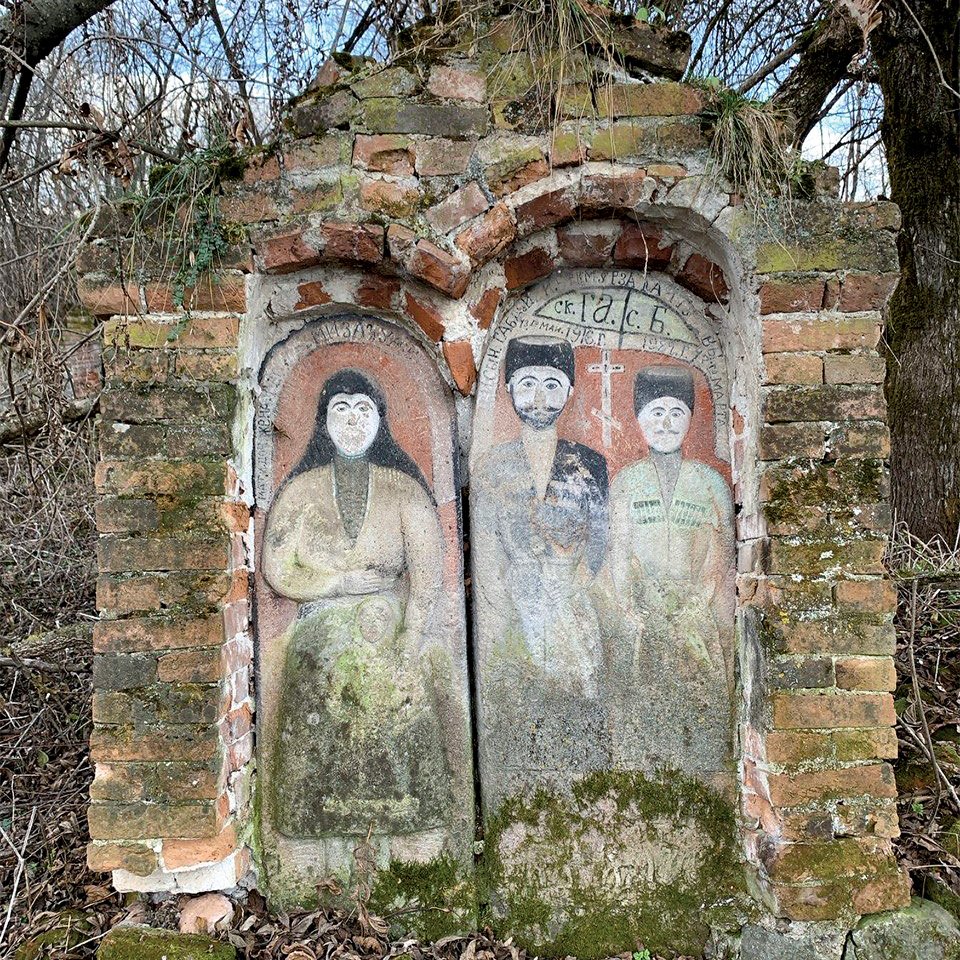 Сосланбек Едзиев. Надгробия на кладбище в селе Карман-Синдзикау. Северная Осетия.  Первая половина XX века. Фото: Алина Федорович