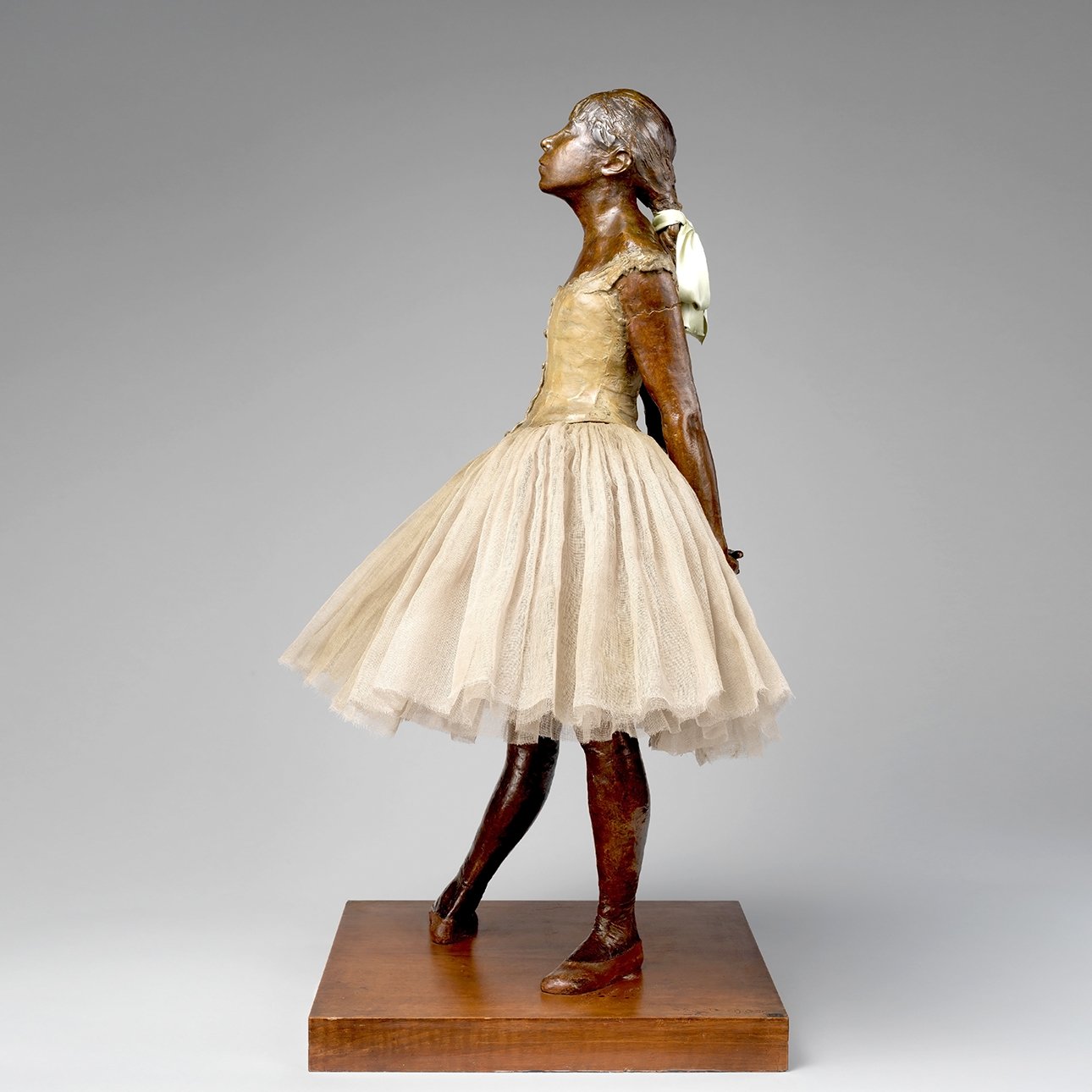 Эдгар Дега.  «Маленькая танцовщица». Модель 1881 года, отливка 1922.   Фото: The Metropolitan Museum of Art