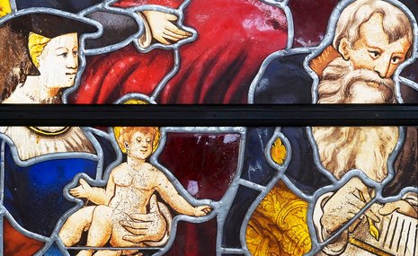 Цвет воссоединился со светом: в Эрмитаже отреставрирован витраж XVI века