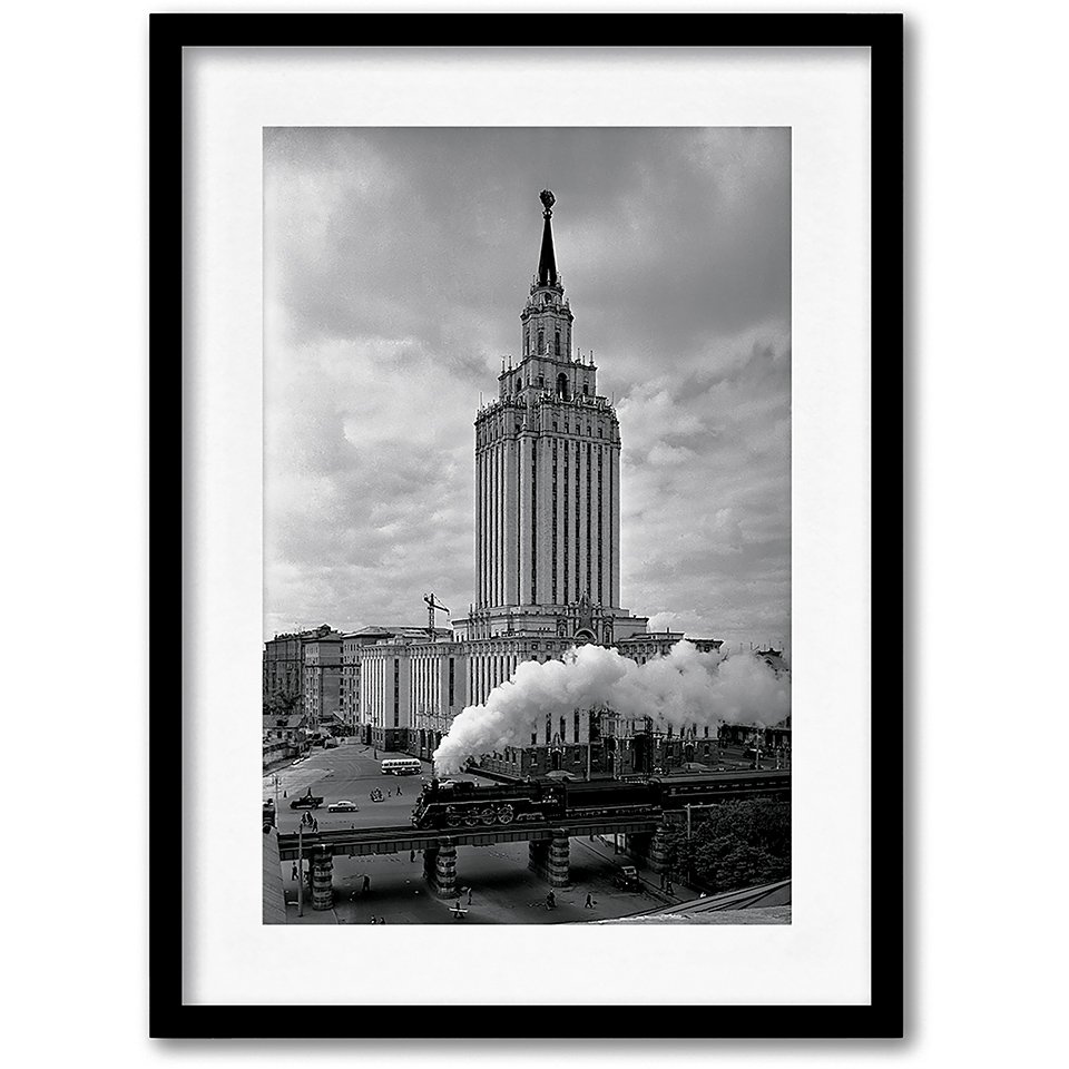 Наум Грановский. «Гостиница „Ленинградская“. Паровоз». 1960-е. Фото: Галерея Люмьер